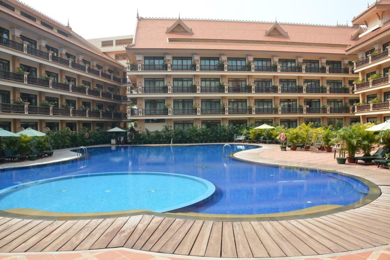Bayon Era Hotel Siem Reap Exterior photo